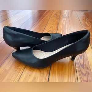 Clarks Linvale Jerica Classic Black Pumps